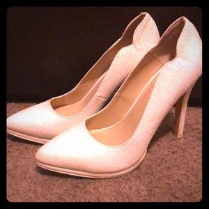 White pointy toe heels with crocodile skin design